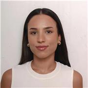 Soy una chica, simpática, puntual, responsable y respetuosa. Me gustaría cuidar y enseñar a niños de Ed. Infantil o Primaria.